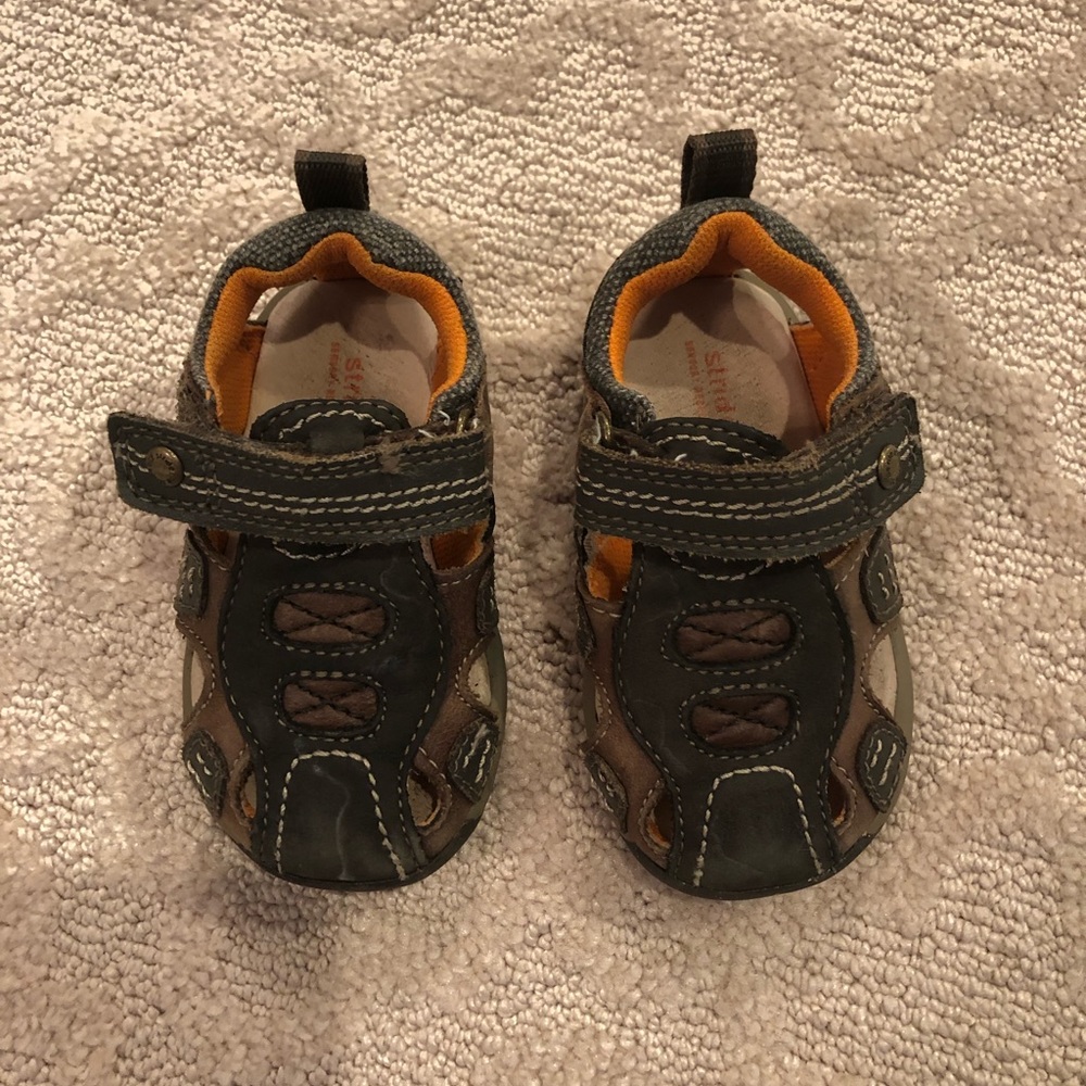 Stride Rite Brown Sandals - Picture 2 of 7